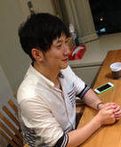 インタビューを受ける森氏